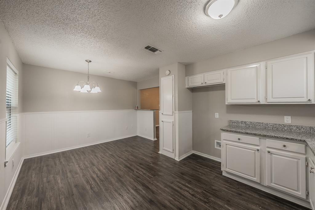 912 Red Oak Street Azle, TX 76020 - Photo 14 of 40