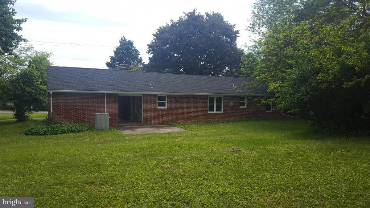 Exterior (Rear)
