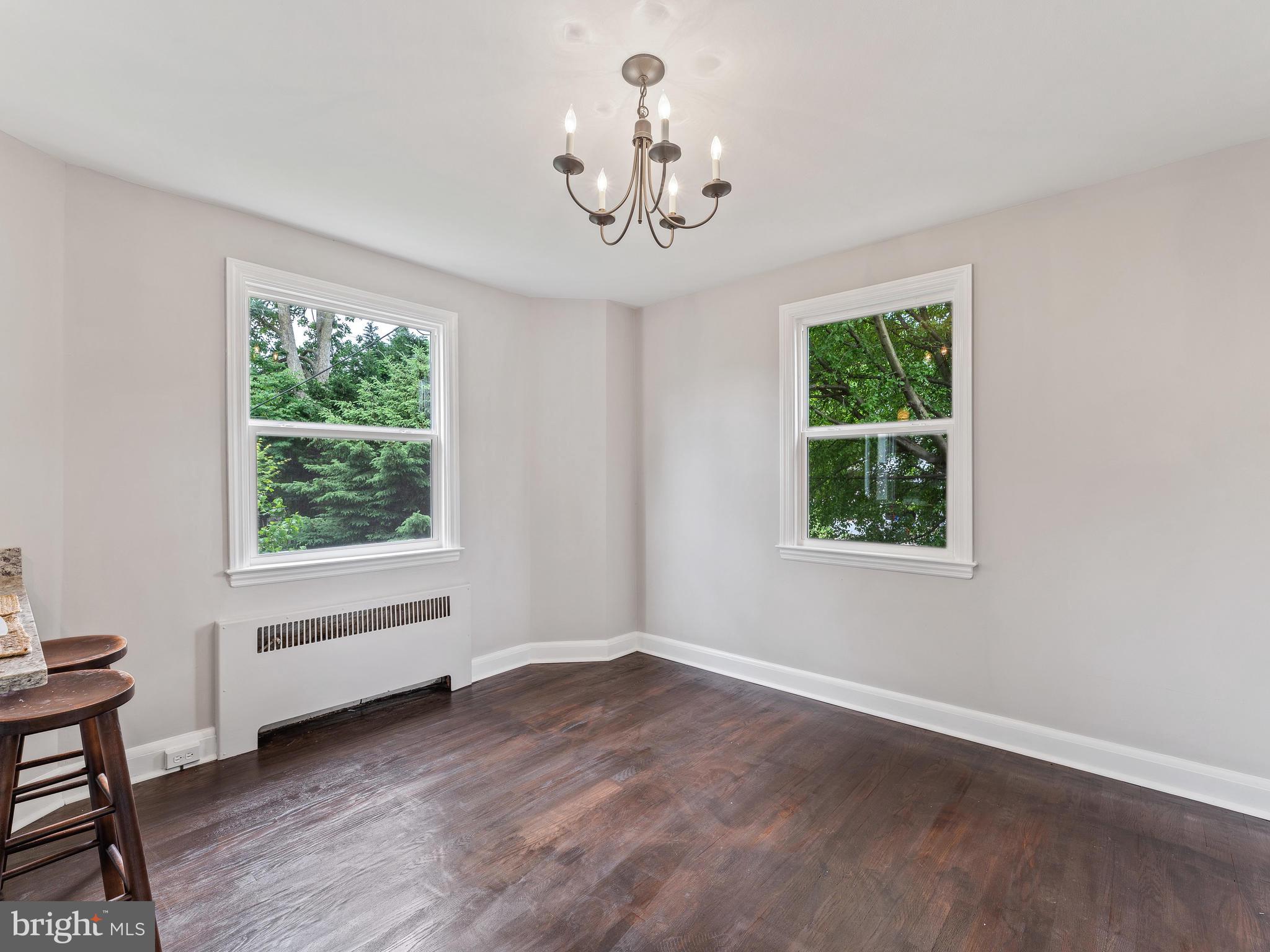 4203 Fordham Road Baltimore, MD 21229 - Photo 11 of 36 Bright dining room