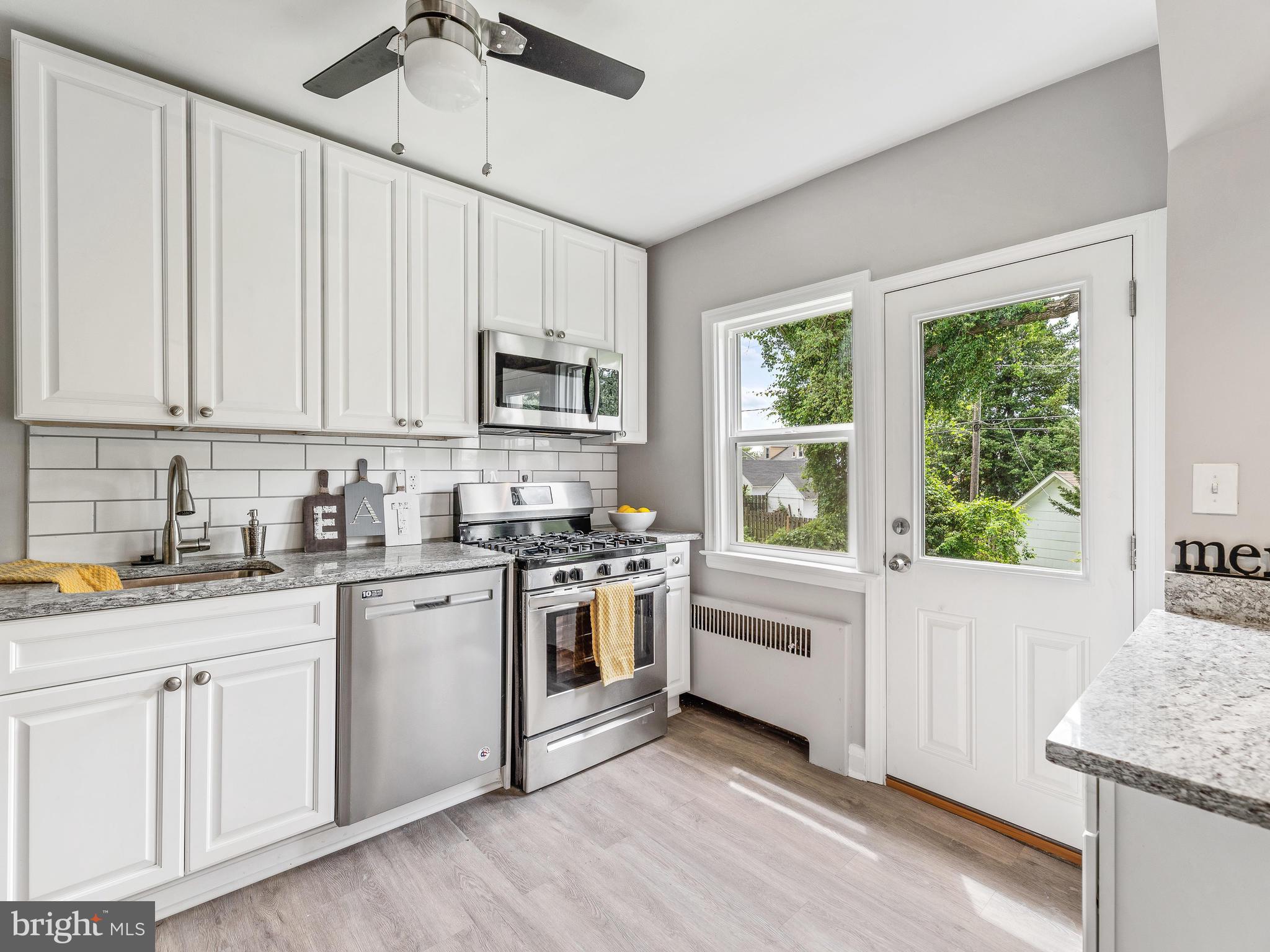 4203 Fordham Road Baltimore, MD 21229 - Photo 18 of 36 So much room for cooking!