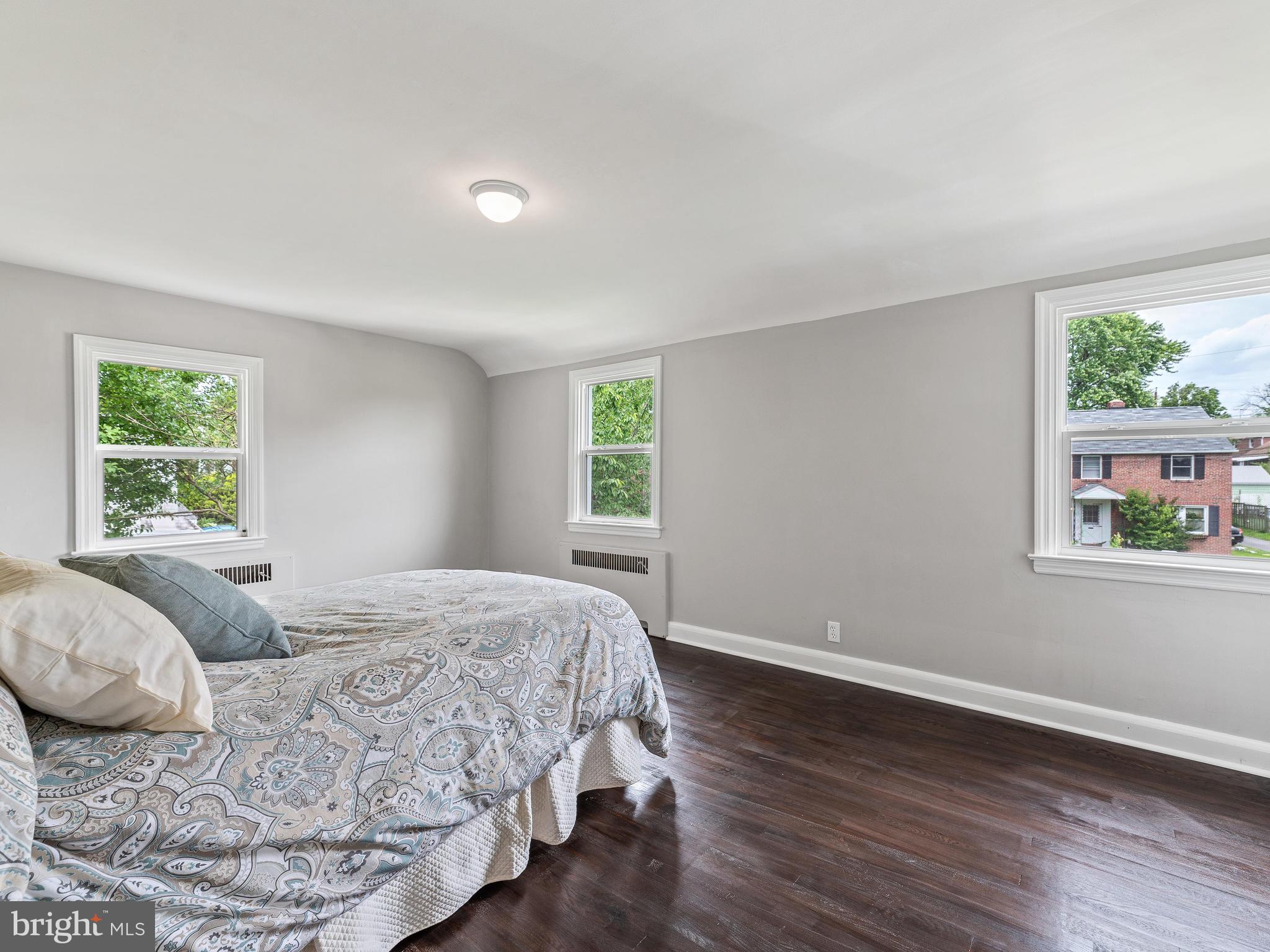 4203 Fordham Road Baltimore, MD 21229 - Photo 21 of 36 Oversized Master