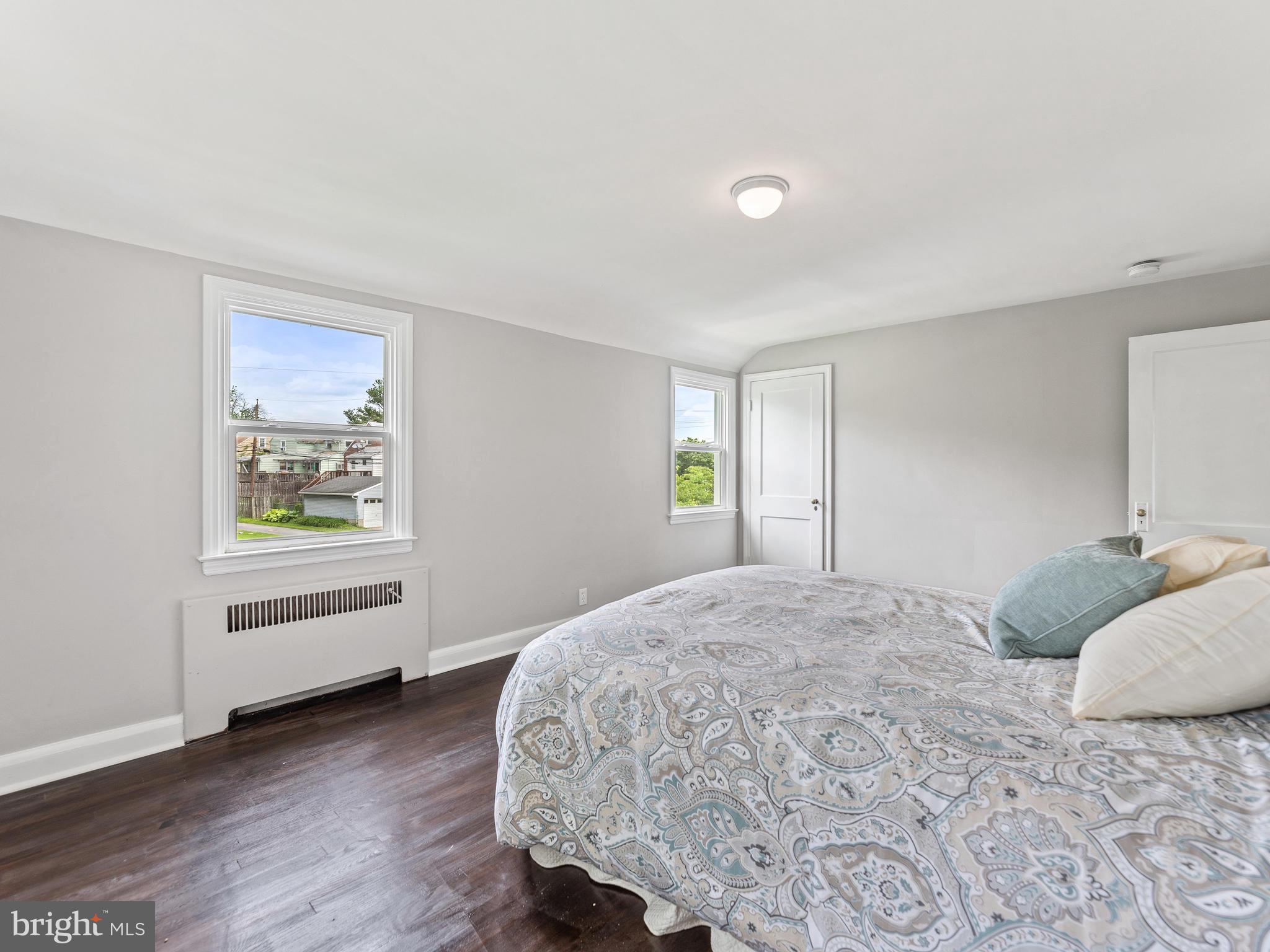 4203 Fordham Road Baltimore, MD 21229 - Photo 23 of 36 Corner bedroom, plenty of light, windows!