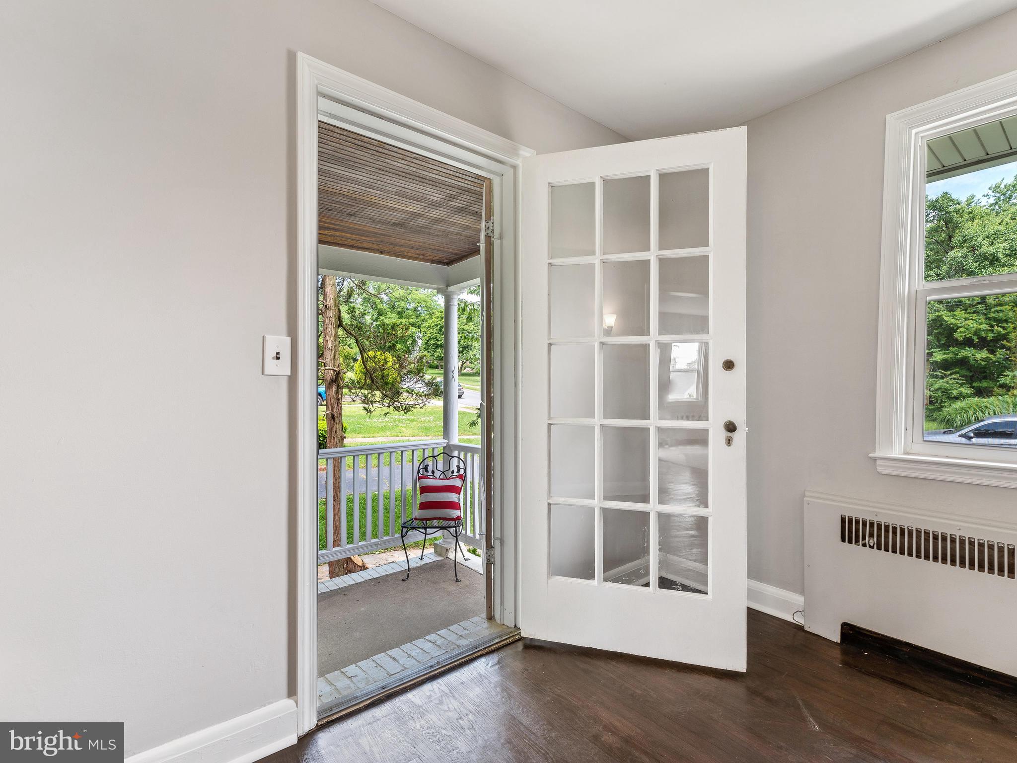 4203 Fordham Road Baltimore, MD 21229 - Photo 8 of 36 Original glass pane door