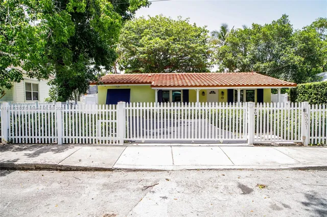 $1,037,500 | 3651 William Avenue, Miami, FL 33133