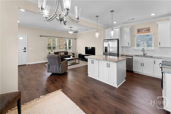 $2,400 | 1403 East Anderson Street, Savannah, GA 31404