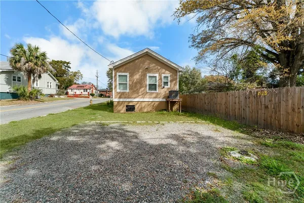 $2,400 | 1403 East Anderson Street, Savannah, GA 31404