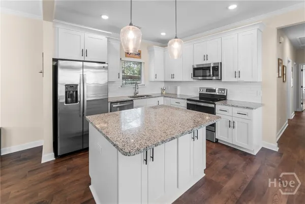 $2,400 | 1403 East Anderson Street, Savannah, GA 31404