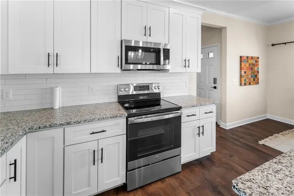 $2,400 | 1403 East Anderson Street, Savannah, GA 31404