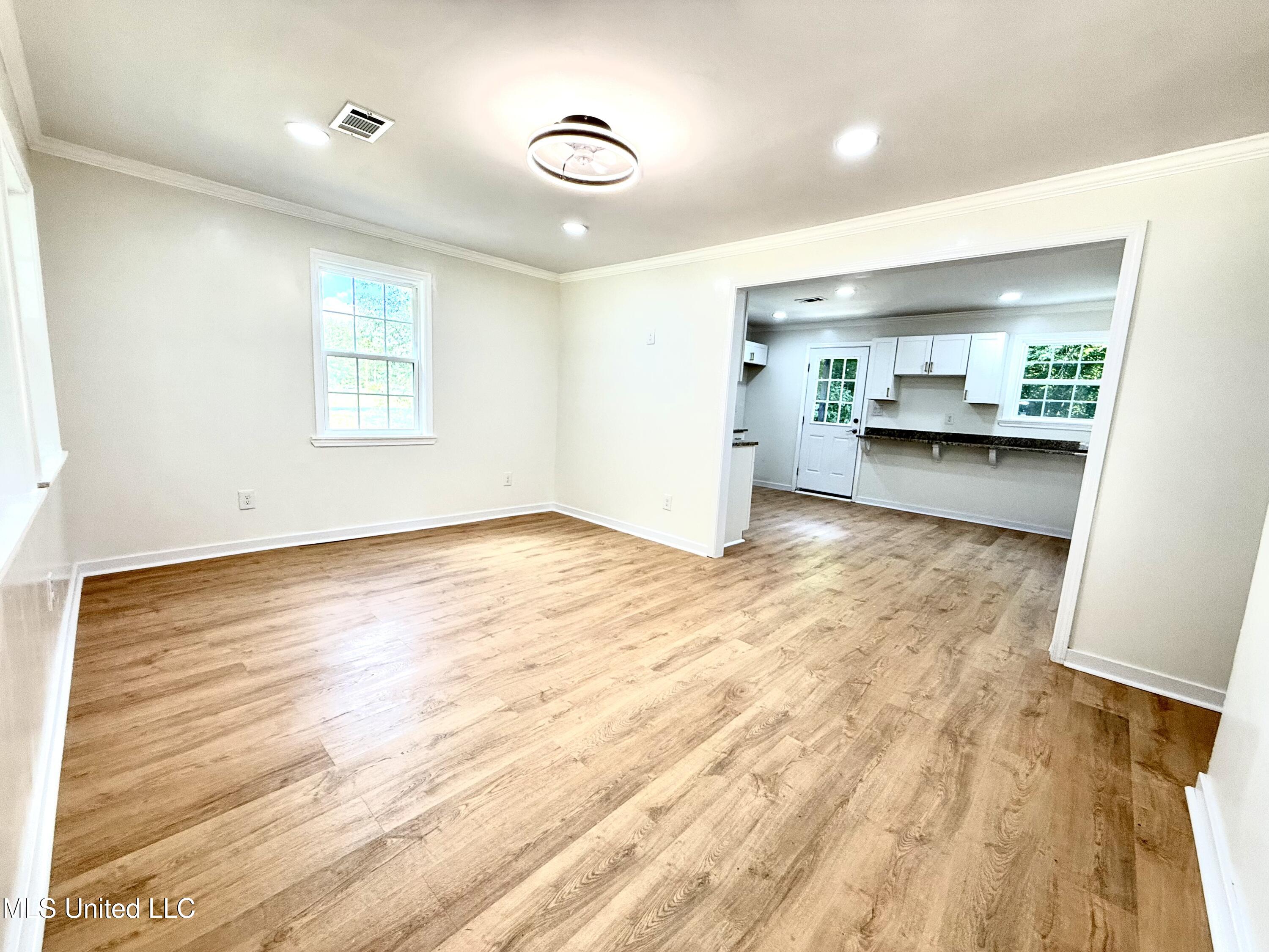 14679 Burton Road Olive Branch, MS 38654 - Photo 5 of 18 IMG_5341