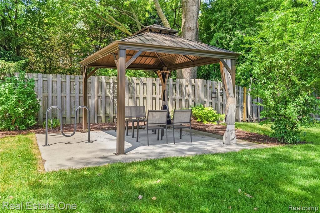 306 Roe Street Plymouth, MI 48170 - Photo 7 of 28