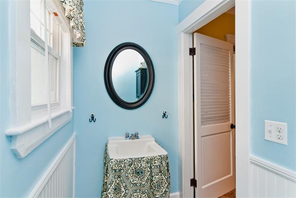 25 Hayes Road Boston, MA 02131 - Photo 10 of 24 Gallery Image 10