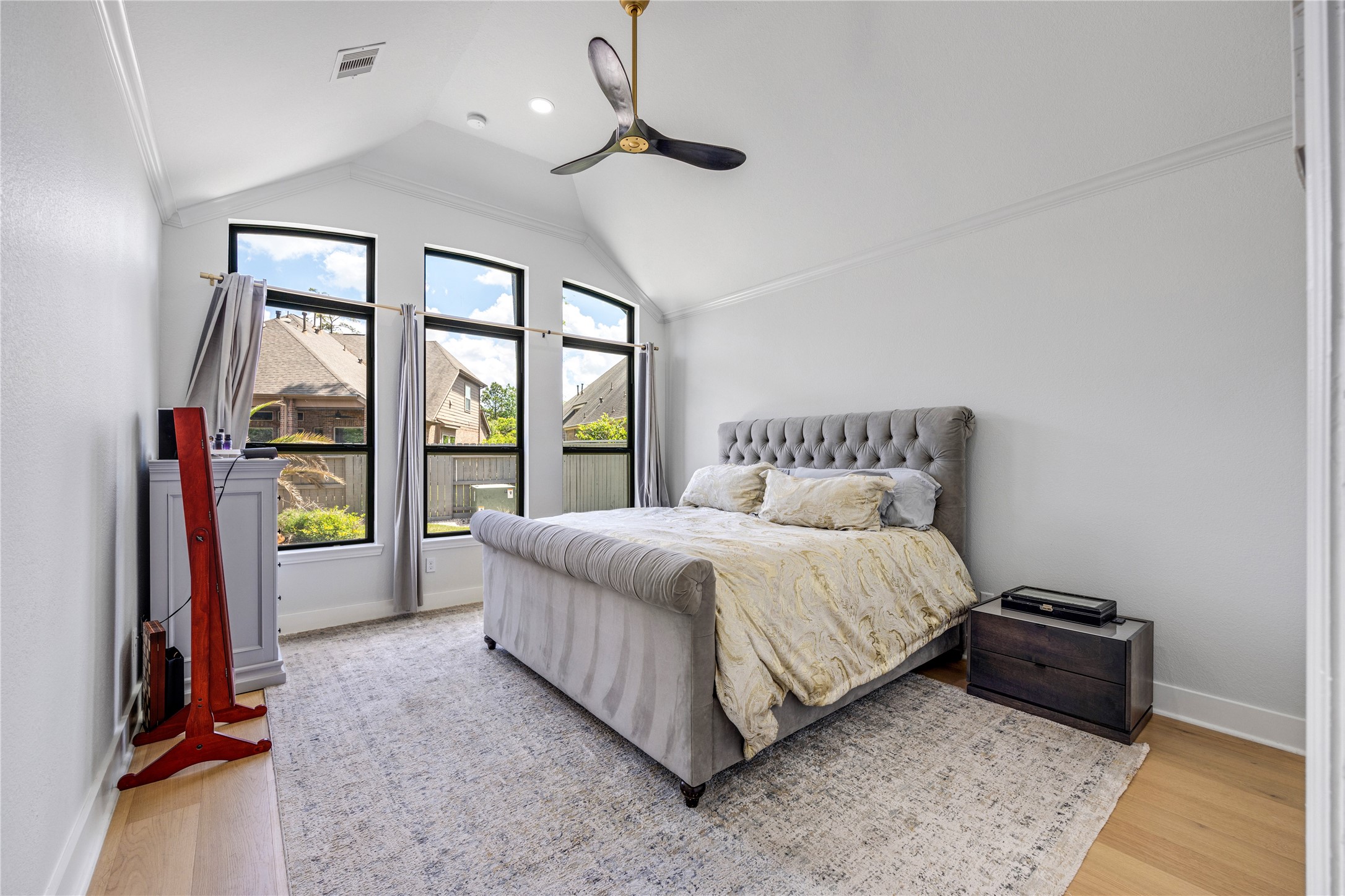 14 Rancher's Trail The Woodlands, TX 77375 - Photo 15 of 27 Primary Bedroom