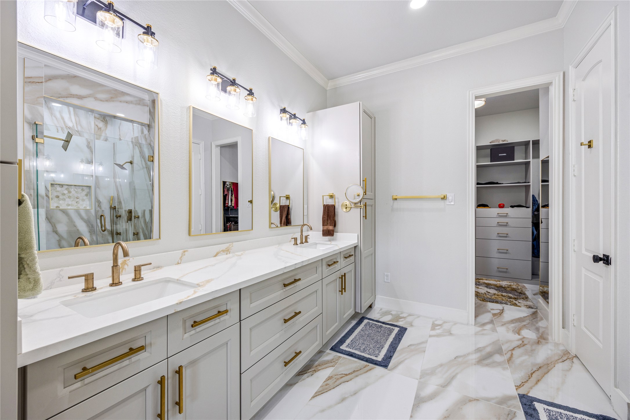 14 Rancher's Trail The Woodlands, TX 77375 - Photo 16 of 27 Master Bathroom