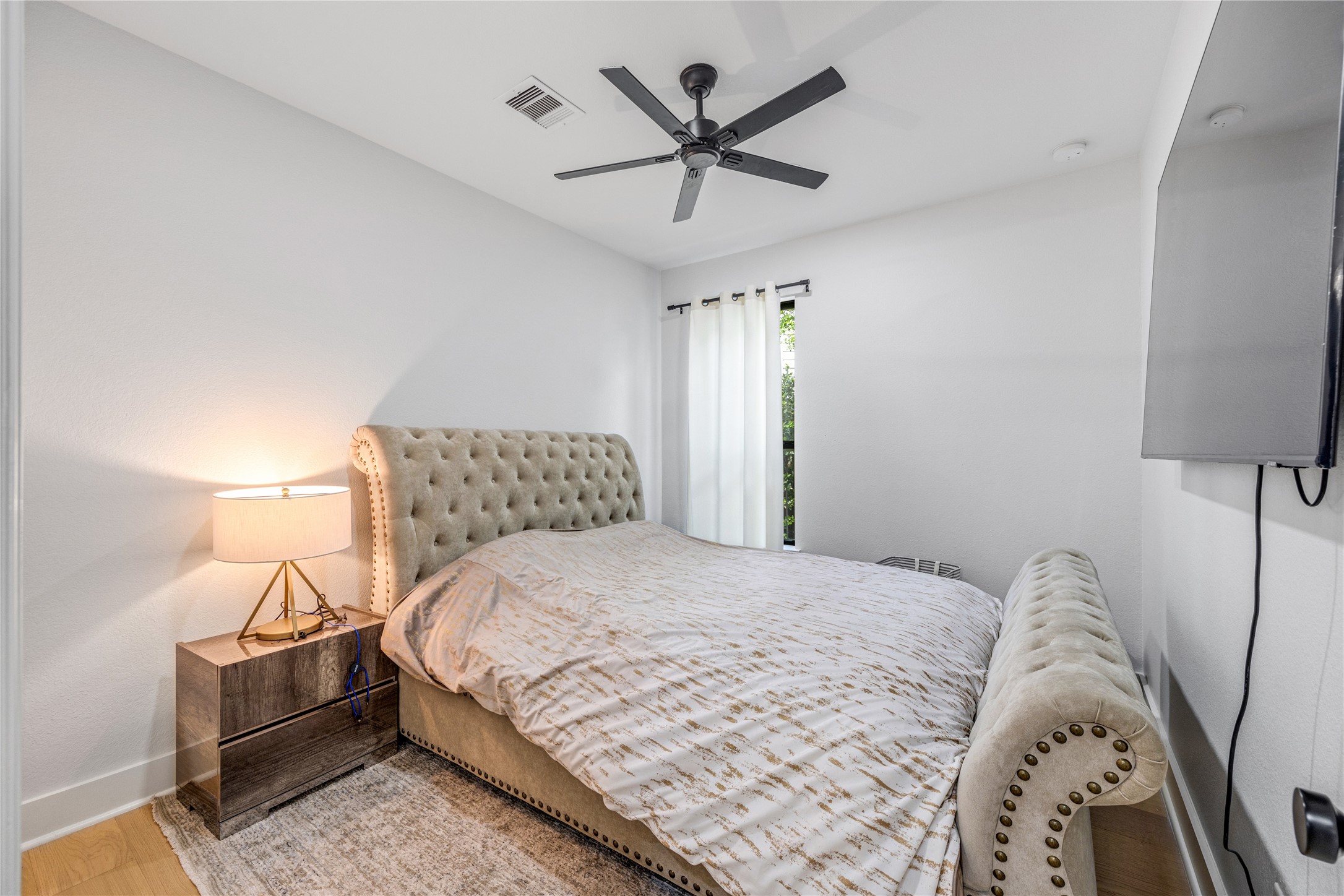 14 Rancher's Trail The Woodlands, TX 77375 - Photo 18 of 27 Downstairs Bedroom
