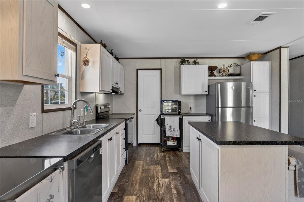 185 Coleman Street Edgewater, FL 32141 - Photo 14 of 47