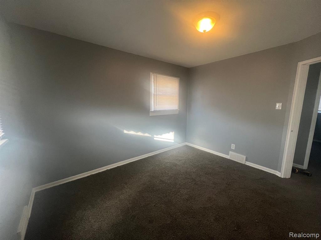 26340 Hayes Road Roseville, MI 48066 - Photo 7 of 16