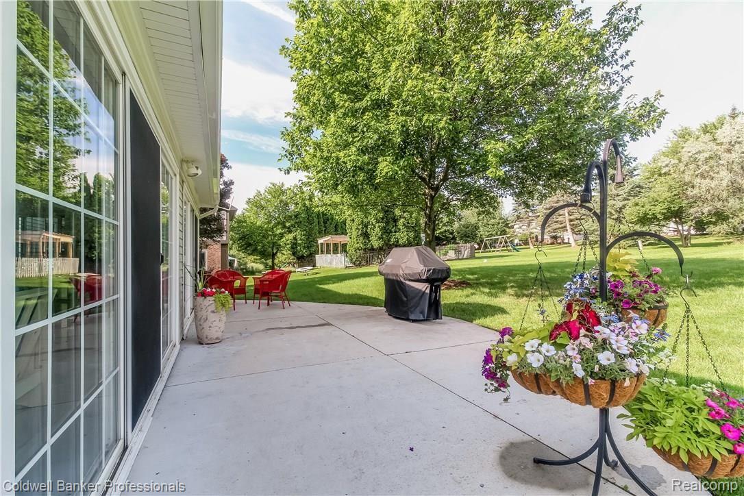1141 Hathaway Rising Rochester, MI 48306 - Photo 42 of 50 042-Patio-5947812-large.jpg