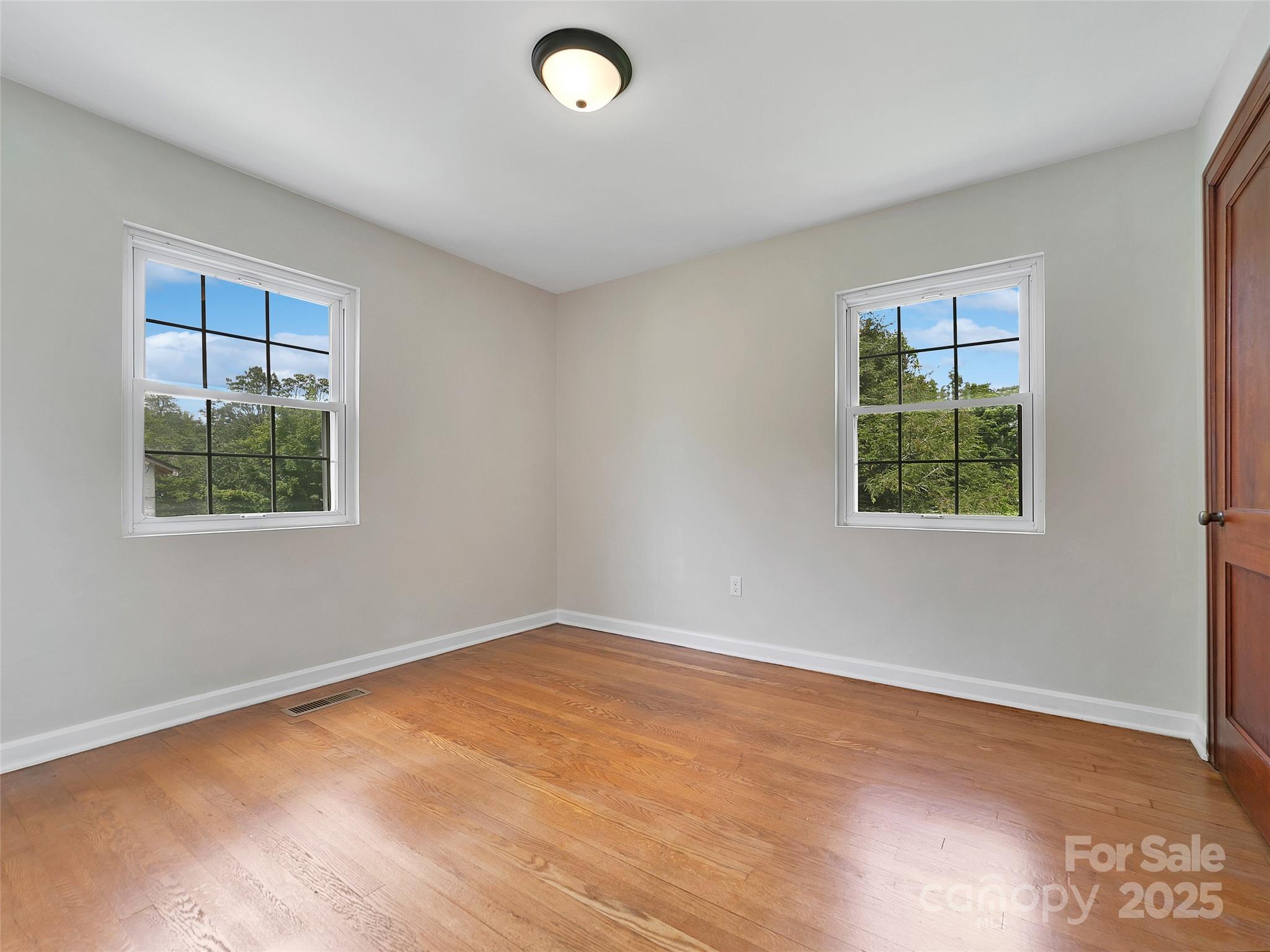 255 North Country Club Road Brevard, NC 28712 - Photo 11 of 36 Gallery Image 11