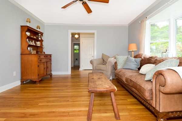 50 Topsfield Road Ipswich, MA 01938 - Photo 5 of 29 a living room with furniture