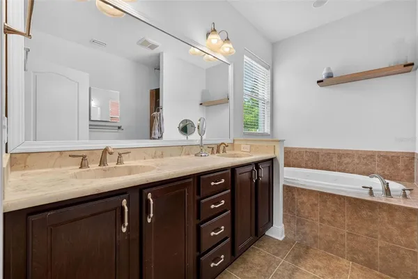 $5,300 | 3204 West Marlin Avenue, Tampa, FL 33611
