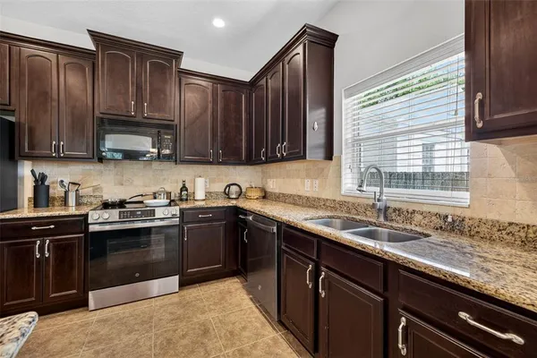 $5,300 | 3204 West Marlin Avenue, Tampa, FL 33611