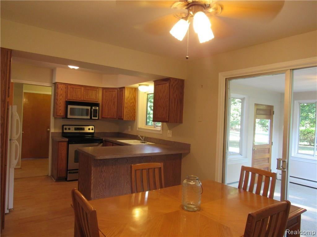 94 Nesbit Lane Rochester Hills, MI 48309 - Photo 3 of 8