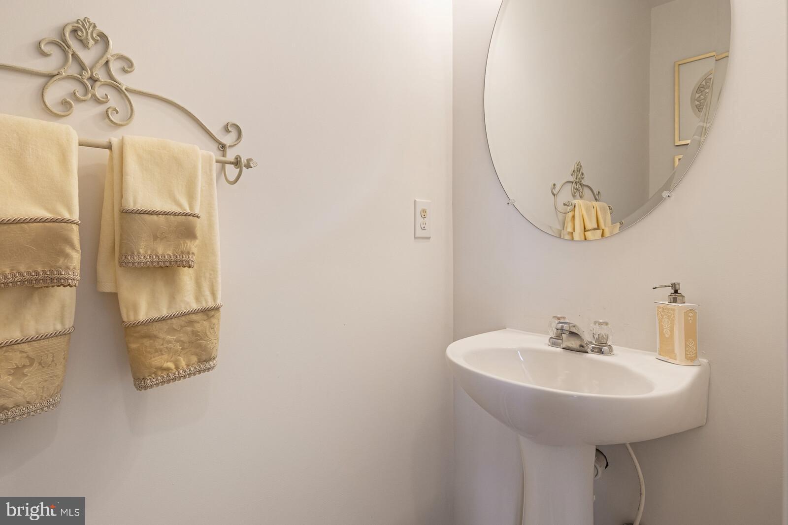 7 Buckeye Road Swedesboro, NJ 08085 - Photo 20 of 34 Bathroom