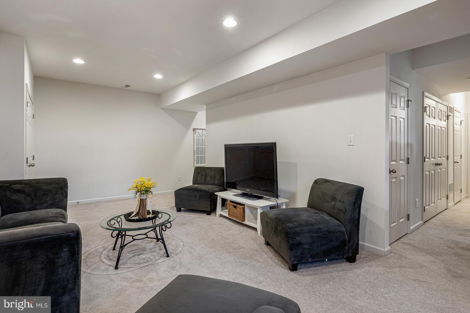 7 Buckeye Road Swedesboro, NJ 08085 - Photo 23 of 34 Family room