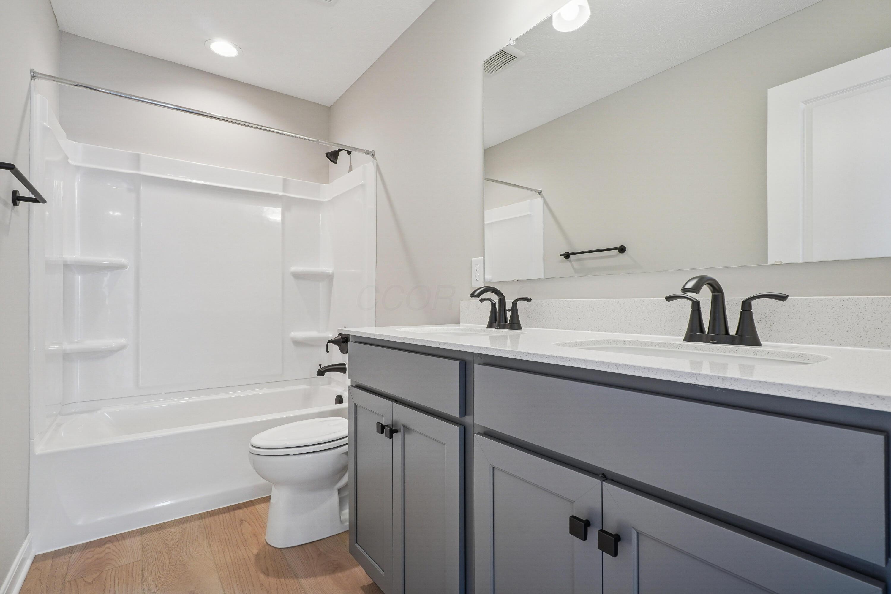 275 Olympic Loop Commercial Point, OH 43116 - Photo 28 of 51 Bathroom