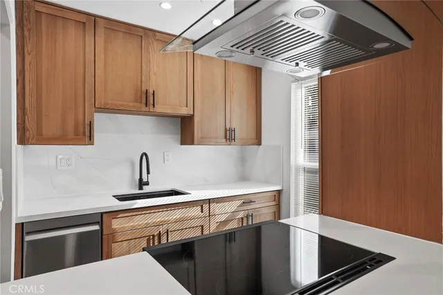 $385,000 | 1030 West MacArthur Boulevard, Unit 90, Santa Ana, CA 92707