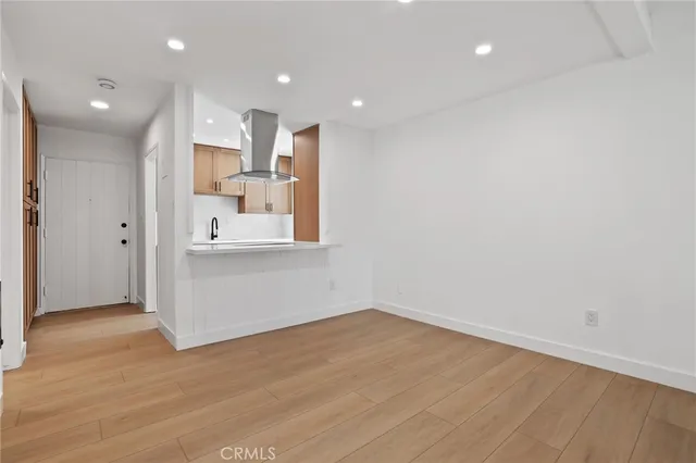 $380,000 | 1030 West MacArthur Boulevard, Unit 90, Santa Ana, CA 92707