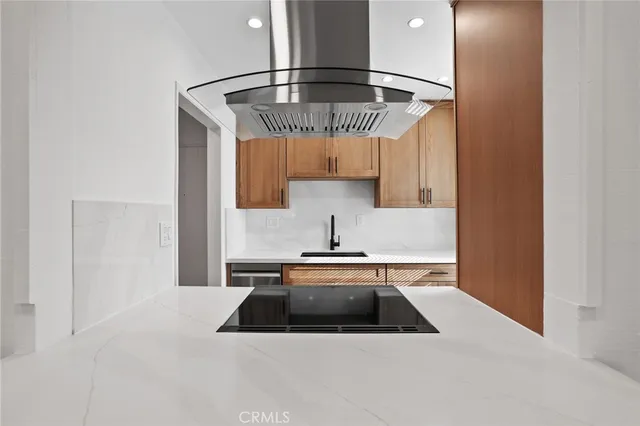 $380,000 | 1030 West MacArthur Boulevard, Unit 90, Santa Ana, CA 92707