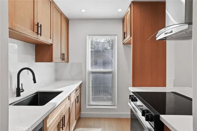 $380,000 | 1030 West MacArthur Boulevard, Unit 90, Santa Ana, CA 92707