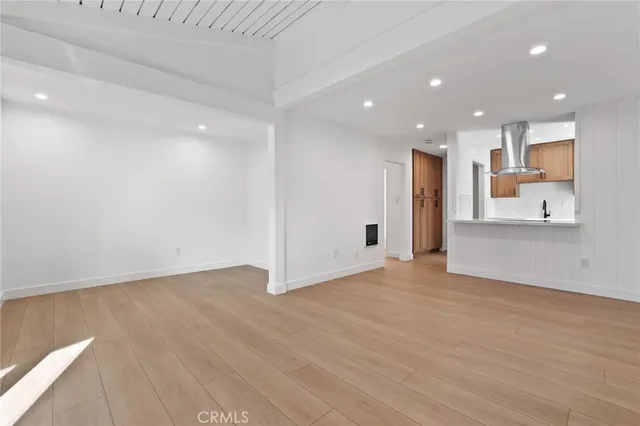 $380,000 | 1030 West MacArthur Boulevard, Unit 90, Santa Ana, CA 92707