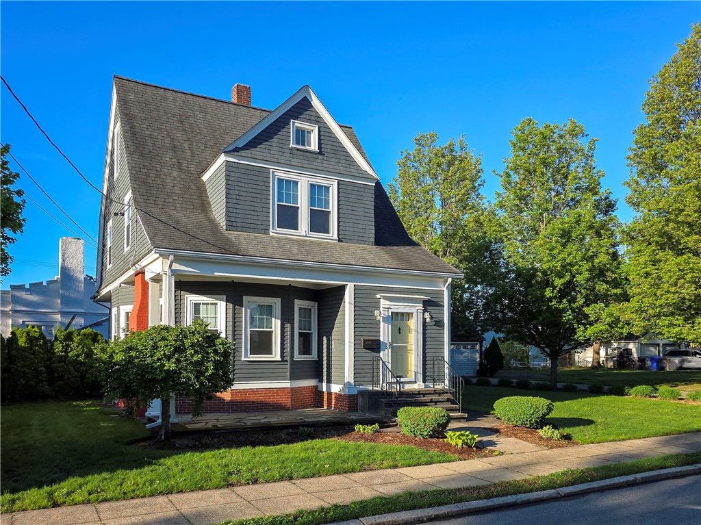 225 Hunts Avenue Pawtucket, RI 02861 - Photo 4 of 35