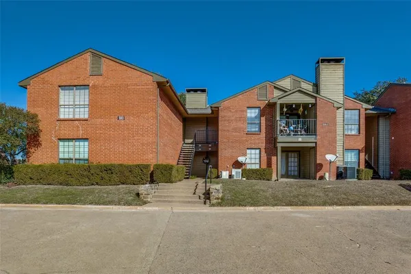$115,000 | 5913 Lake Hubbard Parkway, Unit 221, Garland, TX 75043