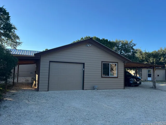 $260,000 | 314 Harbour Way, Lakehills, TX 78063