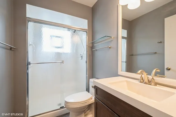 $3,495 | 7411 North Claremont Avenue, Unit 1E, Chicago, IL 60645