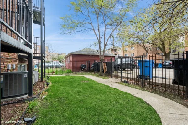 $3,495 | 7411 North Claremont Avenue, Unit 1E, Chicago, IL 60645