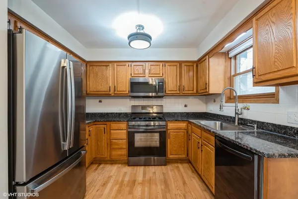 $3,495 | 7411 North Claremont Avenue, Unit 1E, Chicago, IL 60645