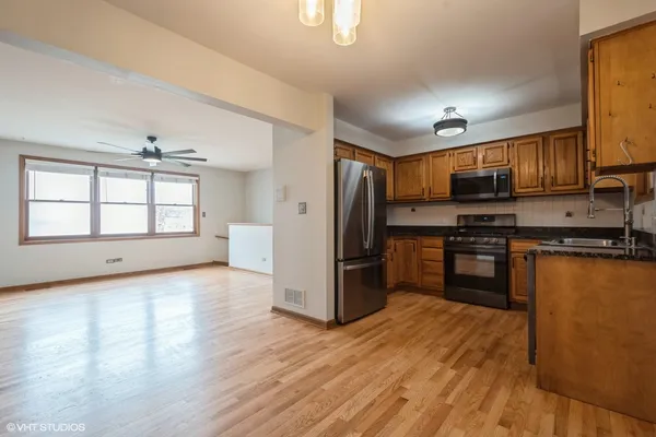 $3,495 | 7411 North Claremont Avenue, Unit 1E, Chicago, IL 60645