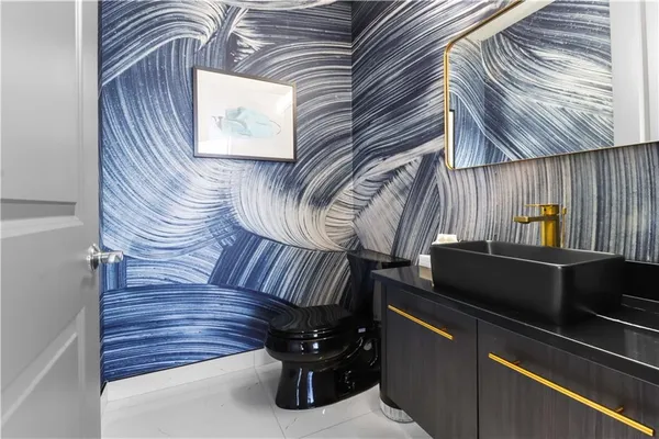 $1,100,000 | 700 West 31st Street, Unit 702, Kansas City, MO 64108