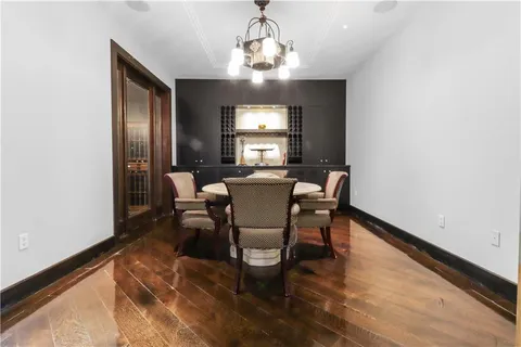 $1,100,000 | 700 West 31st Street, Unit 702, Kansas City, MO 64108