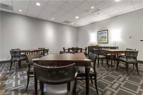 $1,100,000 | 700 West 31st Street, Unit 702, Kansas City, MO 64108