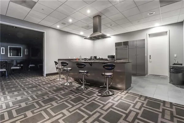 $1,100,000 | 700 West 31st Street, Unit 702, Kansas City, MO 64108