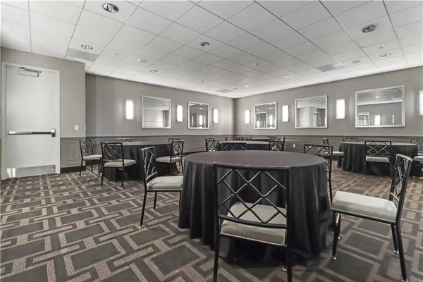 $1,100,000 | 700 West 31st Street, Unit 702, Kansas City, MO 64108