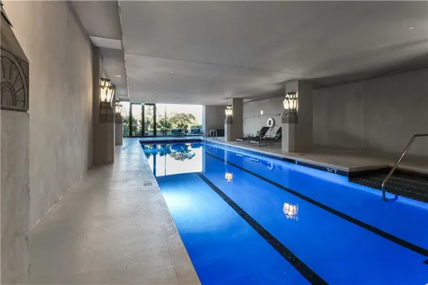$1,100,000 | 700 West 31st Street, Unit 702, Kansas City, MO 64108