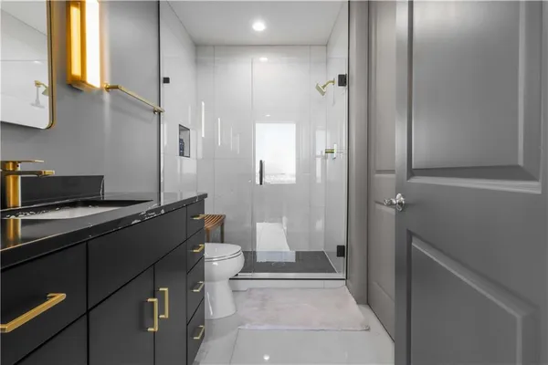 $1,100,000 | 700 West 31st Street, Unit 702, Kansas City, MO 64108