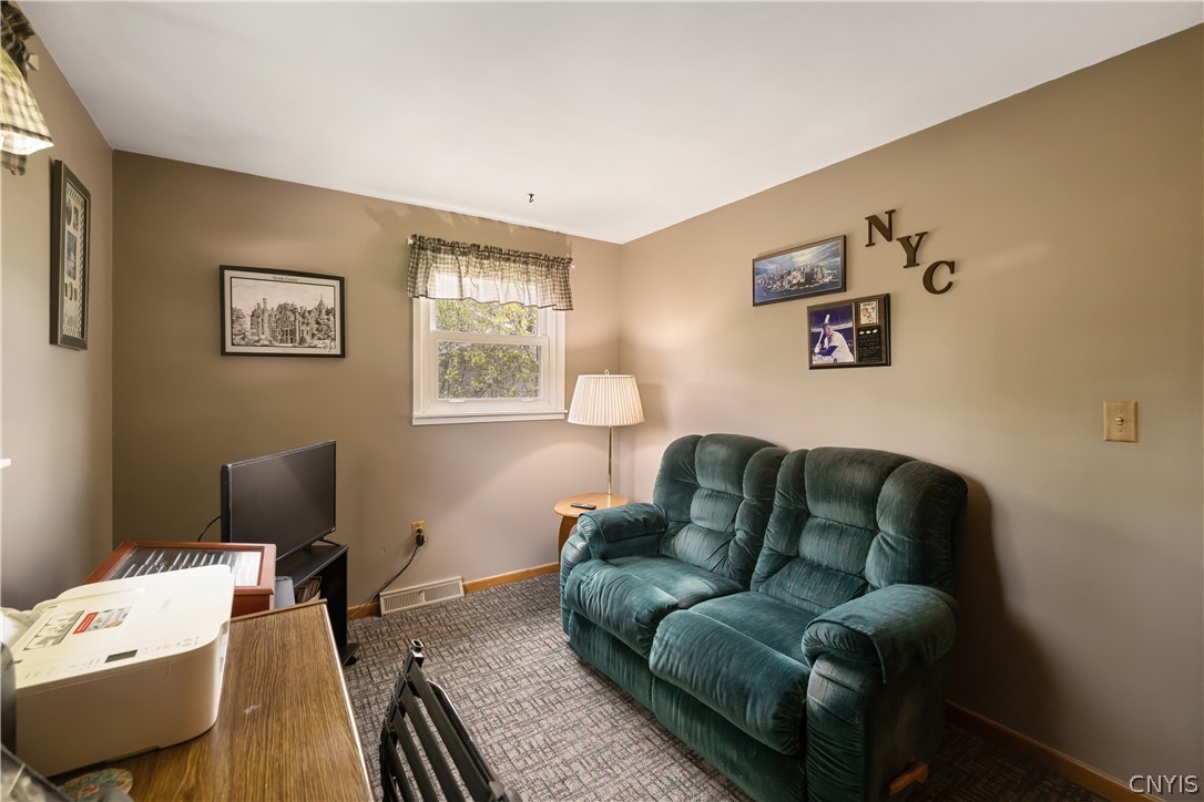 7 Lark Path Clay, NY 13090 - Photo 19 of 38