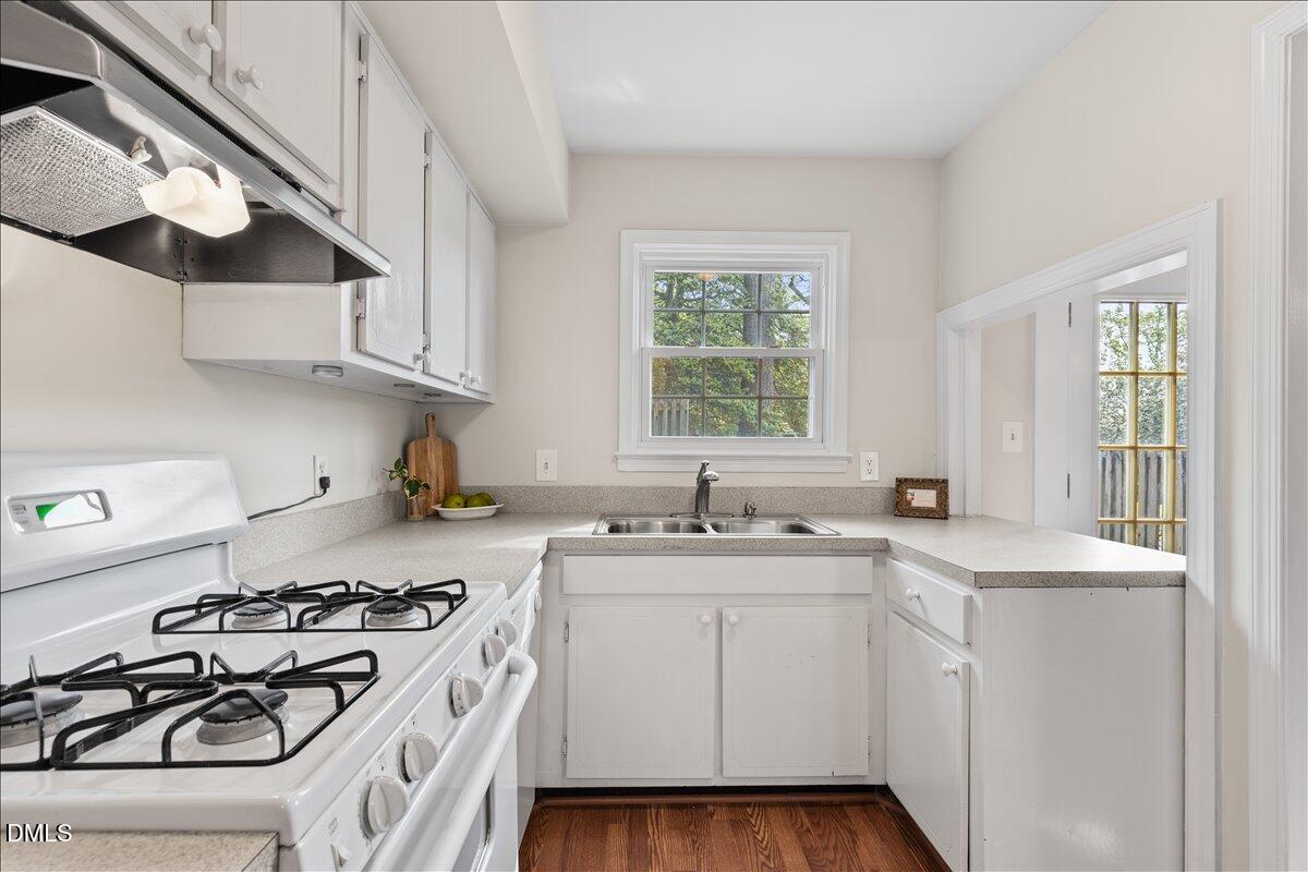 3726 Jamestown Circle Raleigh, NC 27609 - Photo 19 of 30 23